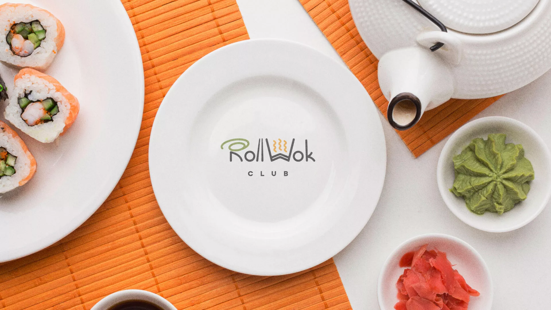 Разработка логотипа и фирменного стиля суши-бара «Roll Wok Club» в Грязовце